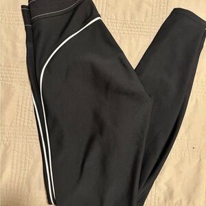 ALO Yoga Black Leggings with White Trim